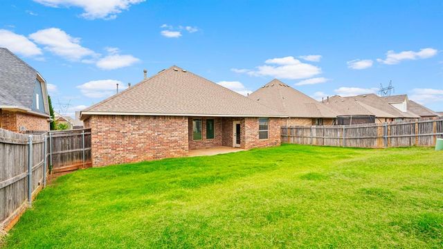 14512 Privas Lane, Yukon, OK 73099