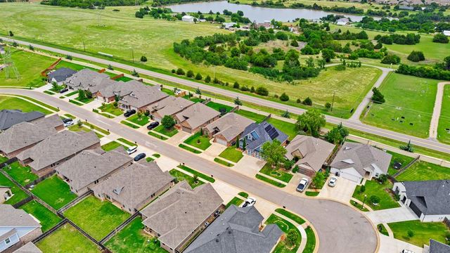 14512 Privas Lane, Yukon, OK 73099