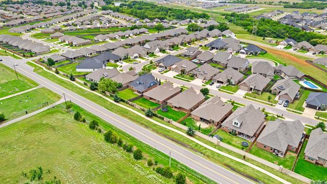 14512 Privas Lane, Yukon, OK 73099