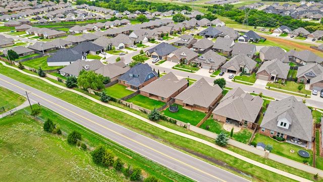 14512 Privas Lane, Yukon, OK 73099