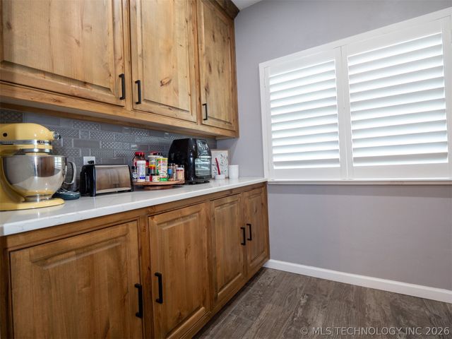 2724 Lark Road, Kingston, OK 73439