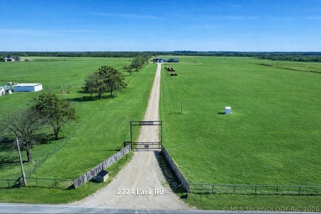 2724 Lark Road, Kingston, OK 73439