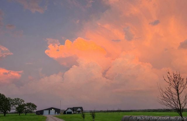 2724 Lark Road, Kingston, OK 73439