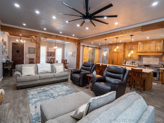 2724 Lark Road, Kingston, OK 73439