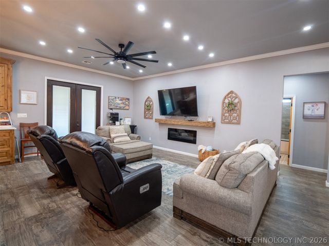 2724 Lark Road, Kingston, OK 73439