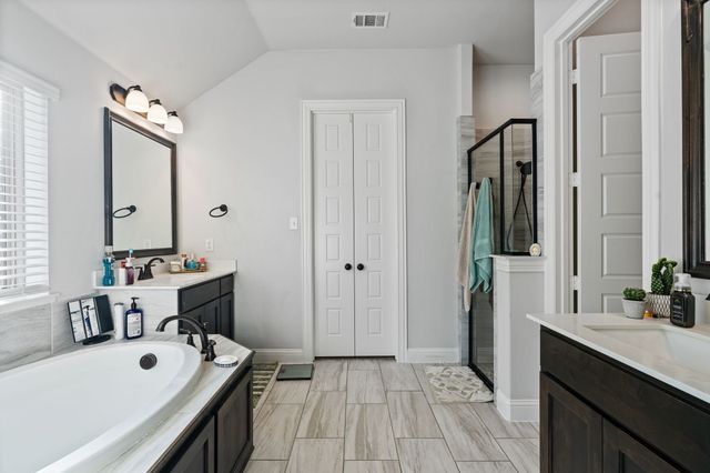 141 Crockett Drive, Waxahachie, TX 75165