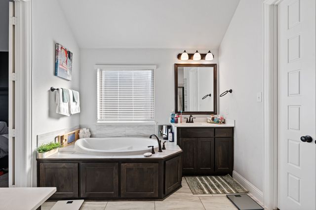 141 Crockett Drive, Waxahachie, TX 75165