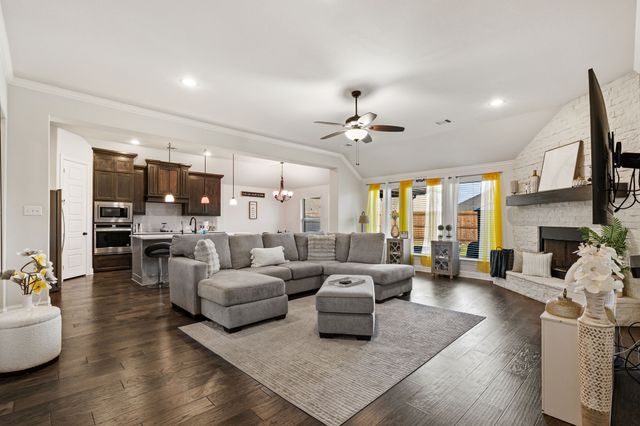 141 Crockett Drive, Waxahachie, TX 75165