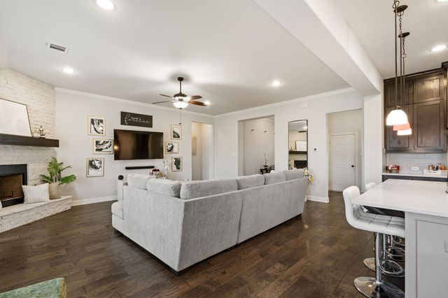 141 Crockett Drive, Waxahachie, TX 75165