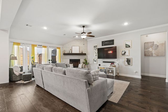 141 Crockett Drive, Waxahachie, TX 75165