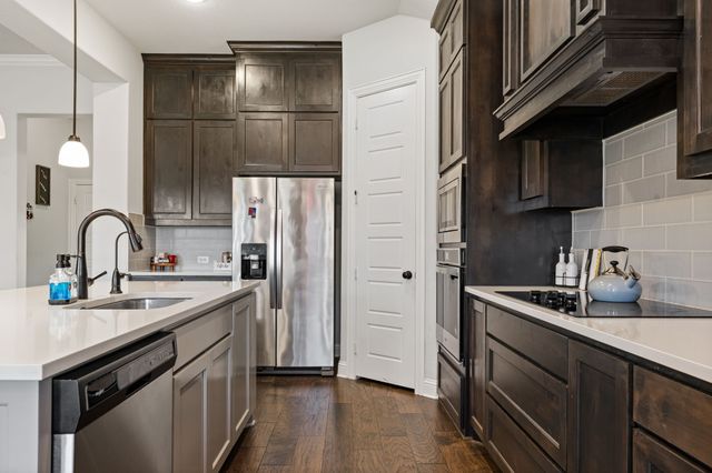 141 Crockett Drive, Waxahachie, TX 75165