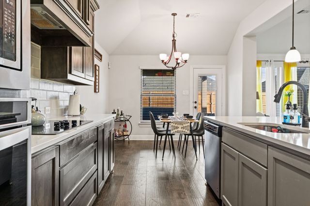 141 Crockett Drive, Waxahachie, TX 75165