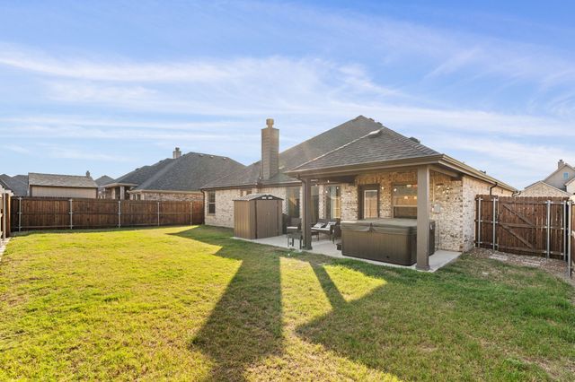 141 Crockett Drive, Waxahachie, TX 75165