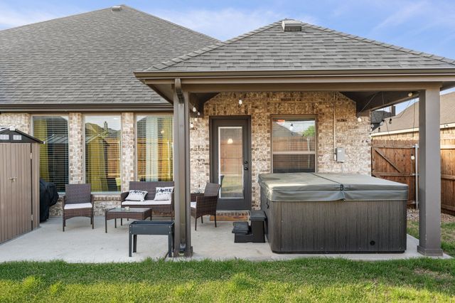 141 Crockett Drive, Waxahachie, TX 75165