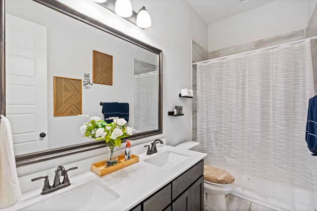 141 Crockett Drive, Waxahachie, TX 75165