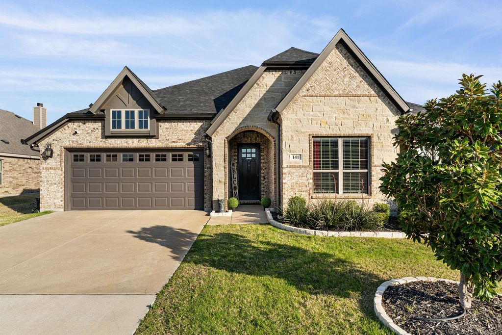 141 Crockett Drive, Waxahachie, TX 75165