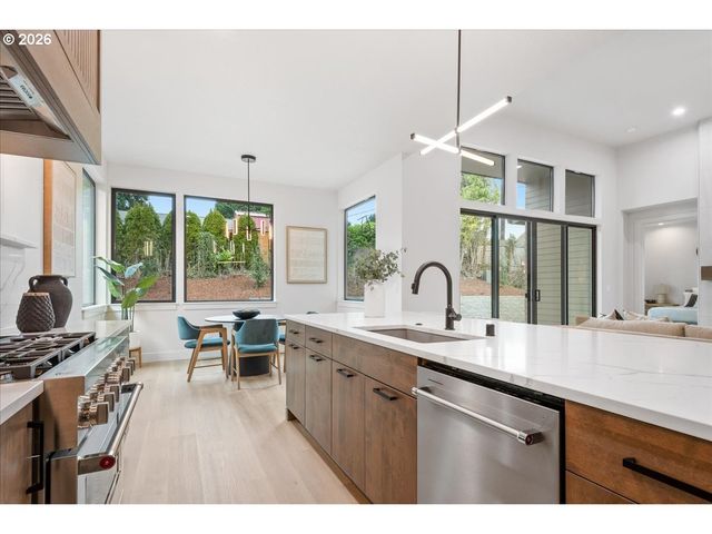 10718 Se 13TH Cir, Vancouver, WA 98664