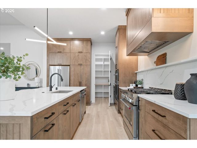 10718 Se 13TH Cir, Vancouver, WA 98664