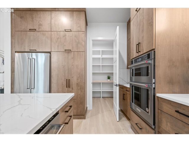 10718 Se 13TH Cir, Vancouver, WA 98664