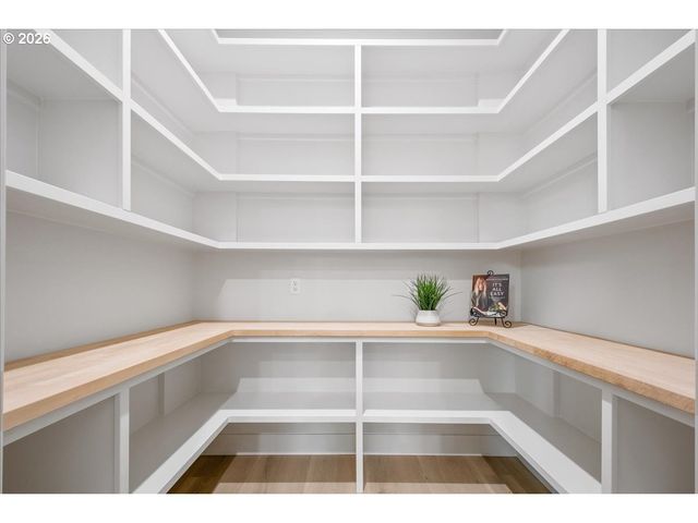 10718 Se 13TH Cir, Vancouver, WA 98664