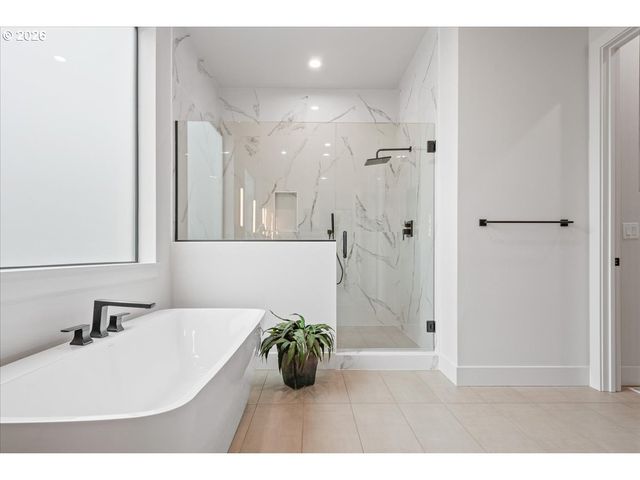 10718 Se 13TH Cir, Vancouver, WA 98664