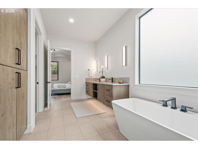 10718 Se 13TH Cir, Vancouver, WA 98664