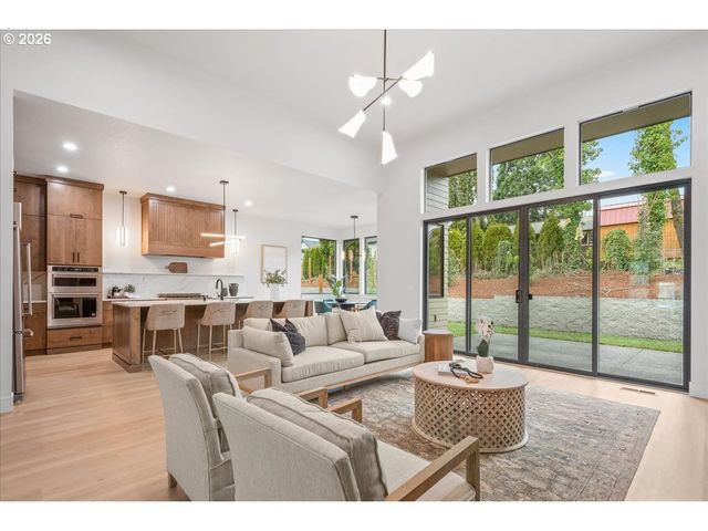 10718 Se 13TH Cir, Vancouver, WA 98664