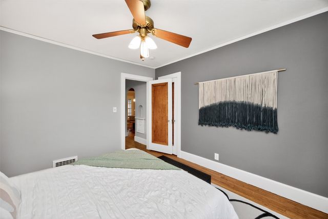 1655 Beaver Avenue, Des Moines, IA 50310