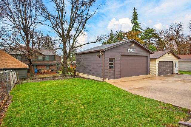 1655 Beaver Avenue, Des Moines, IA 50310