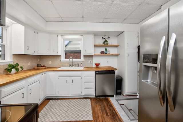 1655 Beaver Avenue, Des Moines, IA 50310