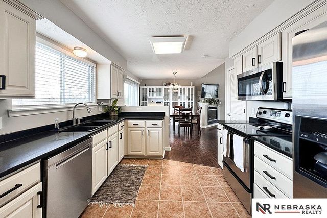 16134 Willow Street, Omaha, NE 68136