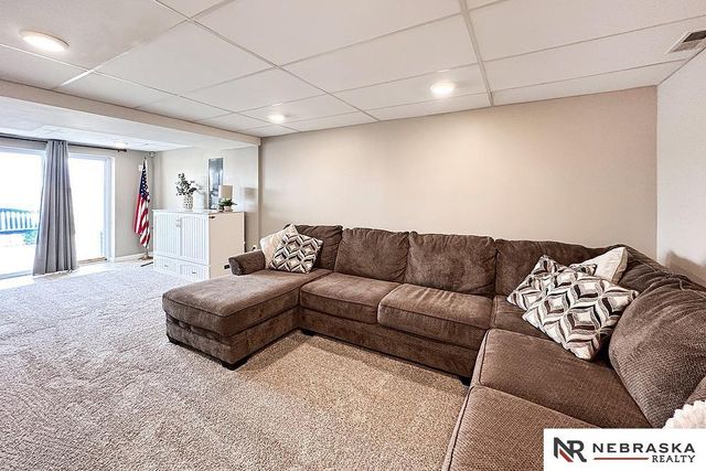 16134 Willow Street, Omaha, NE 68136