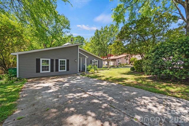 6801 Stillmeadow Drive, Charlotte, NC 28277