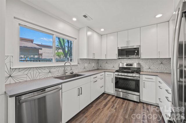 6801 Stillmeadow Drive, Charlotte, NC 28277