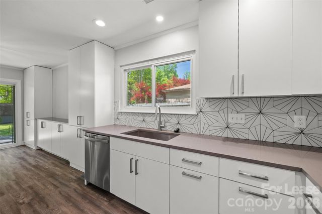 6801 Stillmeadow Drive, Charlotte, NC 28277