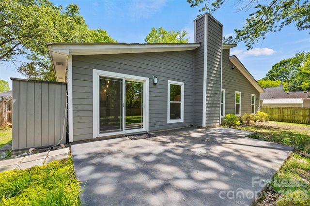 6801 Stillmeadow Drive, Charlotte, NC 28277