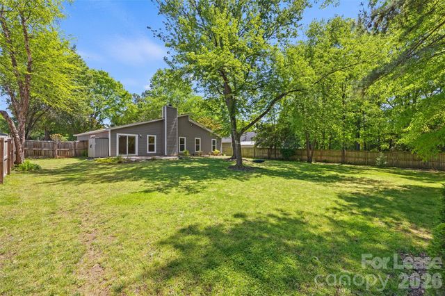 6801 Stillmeadow Drive, Charlotte, NC 28277