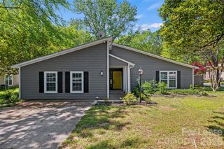 6801 Stillmeadow Drive, Charlotte, NC 28277