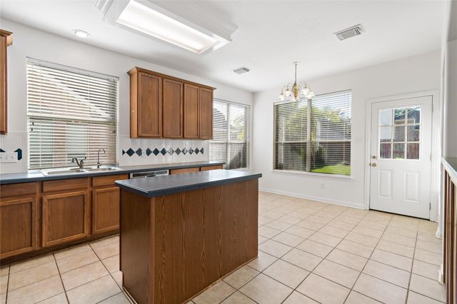 3326 Lakeway Lane, Pearland, TX 77584