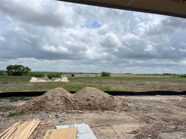 312 Sleep Hollow, Jarrell, TX 76537