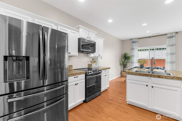 3648 London Loop NE, Lacey, WA 98516