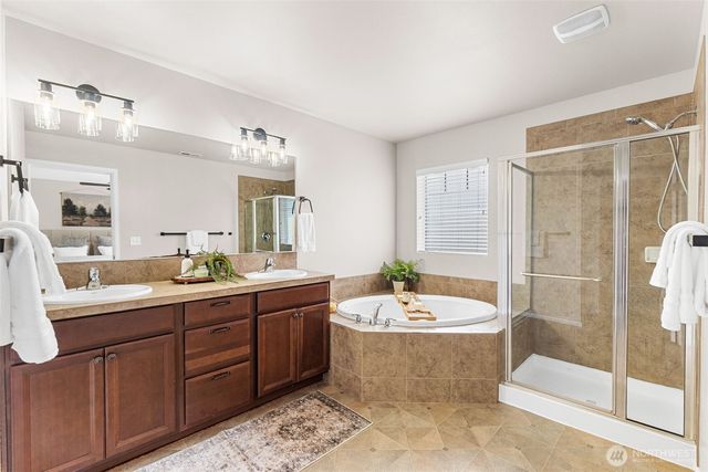 3648 London Loop NE, Lacey, WA 98516