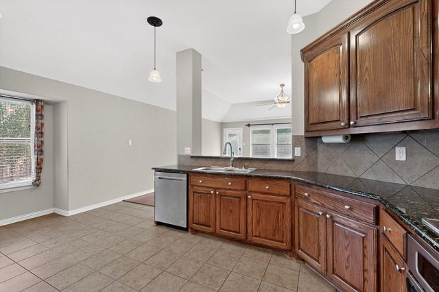 201 Hartley Lane, Red Oak, TX 75154