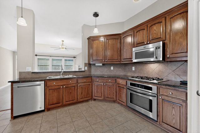 201 Hartley Lane, Red Oak, TX 75154