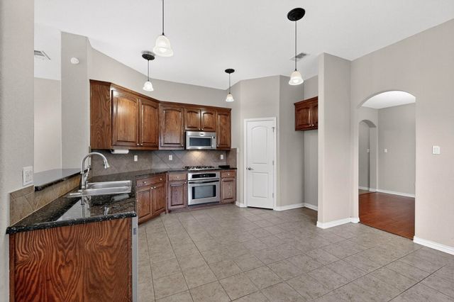 201 Hartley Lane, Red Oak, TX 75154