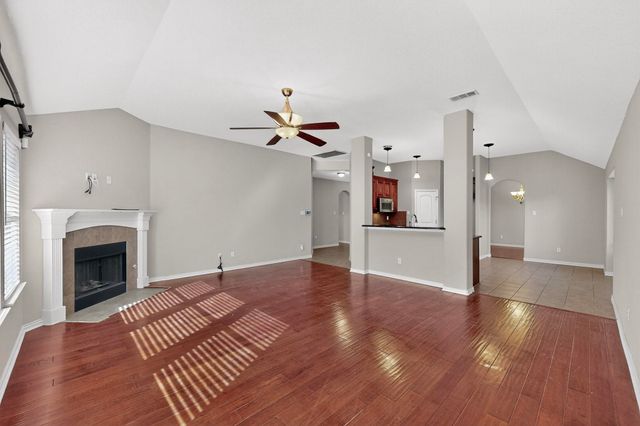 201 Hartley Lane, Red Oak, TX 75154