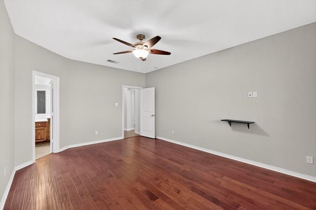 201 Hartley Lane, Red Oak, TX 75154