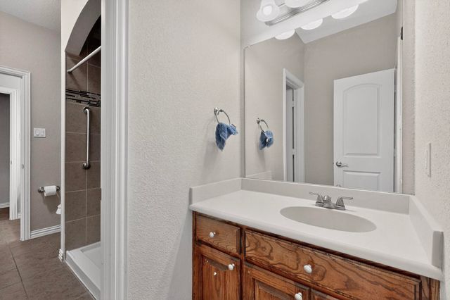 201 Hartley Lane, Red Oak, TX 75154