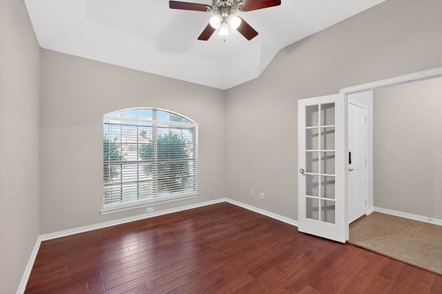 201 Hartley Lane, Red Oak, TX 75154