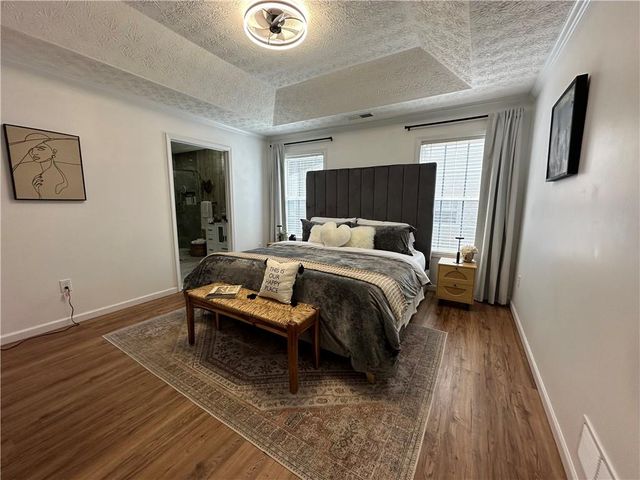 954 Village View Circle, Loganville, GA 30052